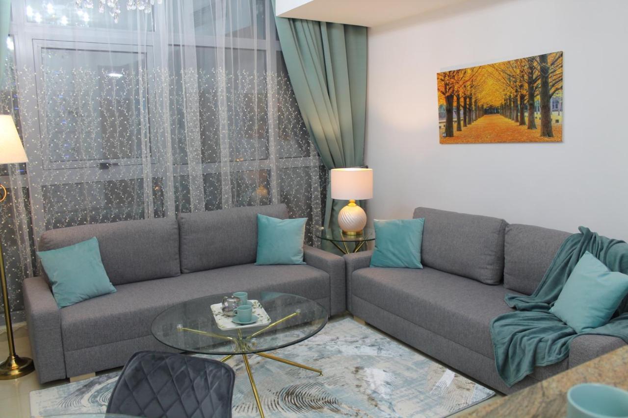 Newly Furnished One Bedroom Apartment Next To Metro & Beach In Marina Residence Dubai Dış mekan fotoğraf