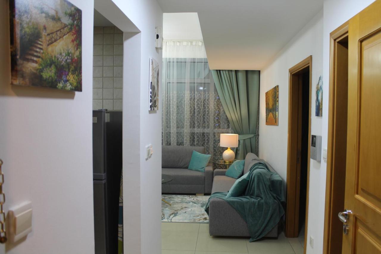 Newly Furnished One Bedroom Apartment Next To Metro & Beach In Marina Residence Dubai Dış mekan fotoğraf
