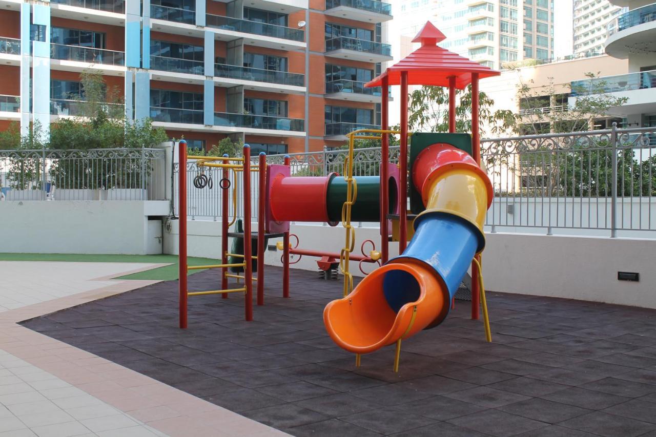 Newly Furnished One Bedroom Apartment Next To Metro & Beach In Marina Residence Dubai Dış mekan fotoğraf
